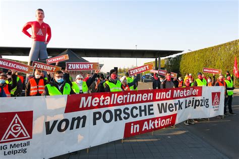 Warnstreiks vor Kasseler Betrieben: Sie kämpfen für höhere 